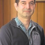 Dr. Esteban Basoalto,  Entomólogo y Académico del Instituto de Producción y Sanidad Vegetal de  la Universidad Austral de Chile