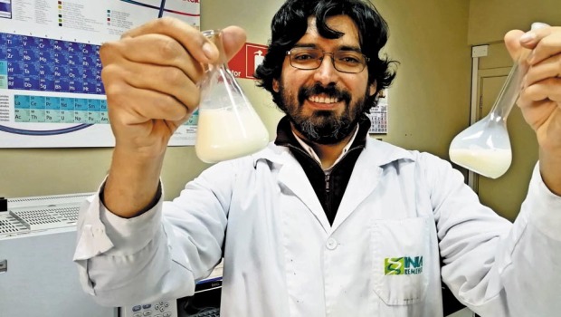 Rodrigo Morales, médico veterinario y doctor en Calidad Agroalimentaria de INIA Remehue, sostiene que “el sistema de libre pastoreo es típico de la zona sur de Chile y permite obtener una leche con un perfil lipídico más saludable, al tener un mayor contenido de ácidos grasos”.